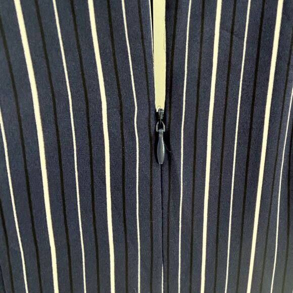 Revolve J.O.A. Women’s‎ S Short Sleeve Wide Leg Jumpsuit Navy Blue Stripe Belted - Picture 9 of 9